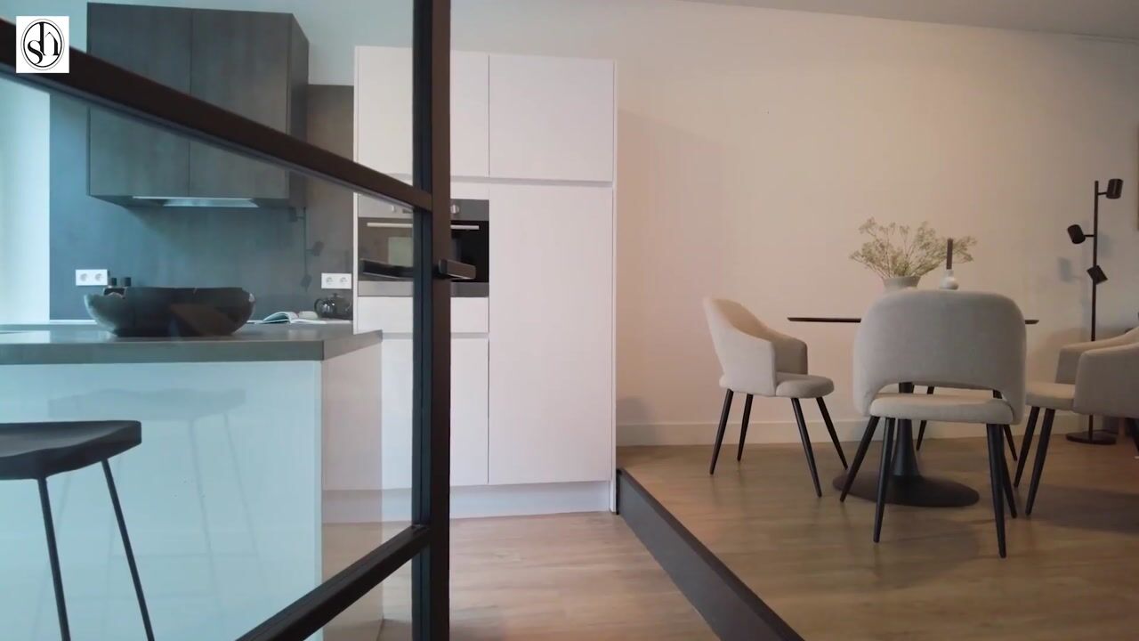 Bekijk video van Mgr. van de Weteringstraat 62