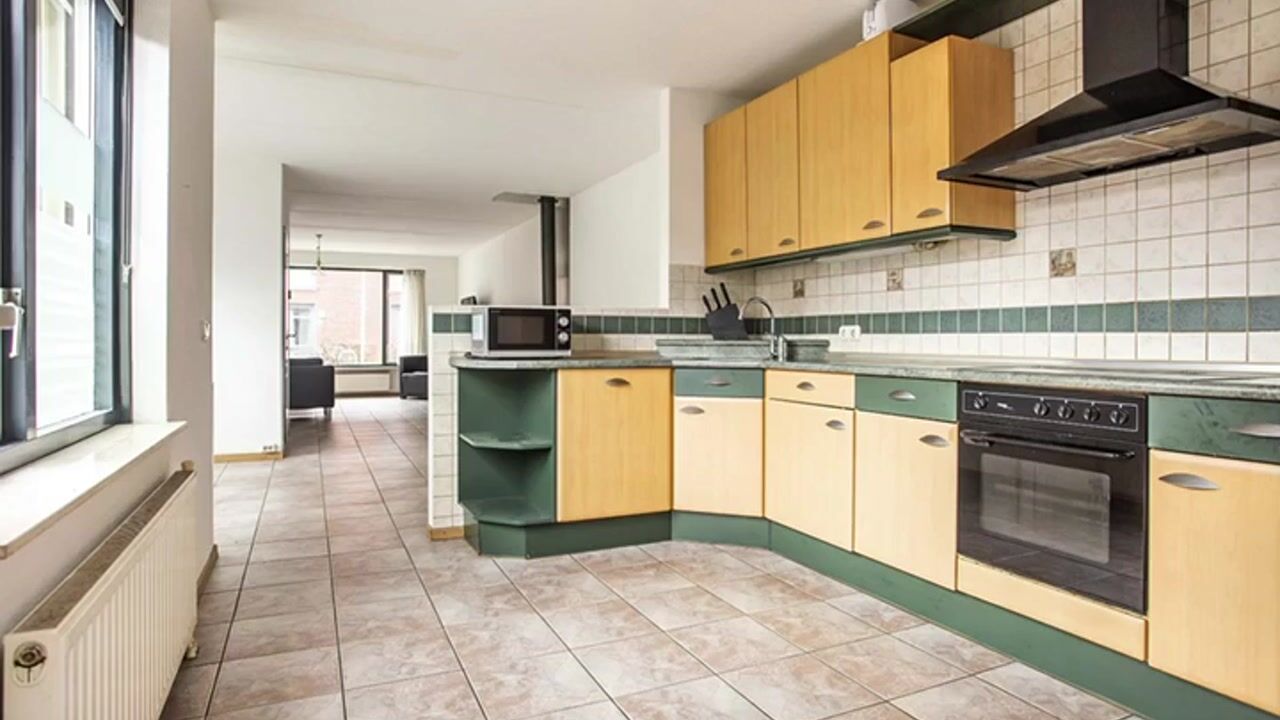 Video van Lage Bothofstraat 324