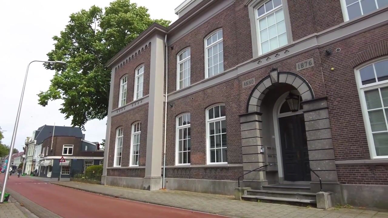 Video van Van Karnebeekstraat 67