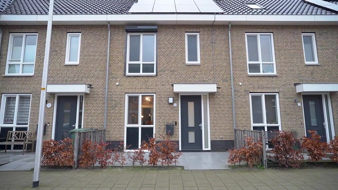 Bekijk video van Anna Ruyschstraat 5