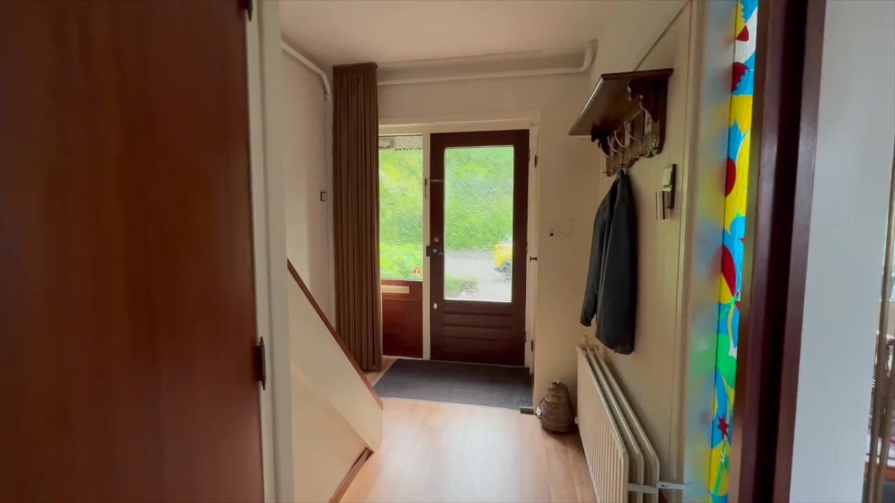 Video van Albertine Agneslaan 89