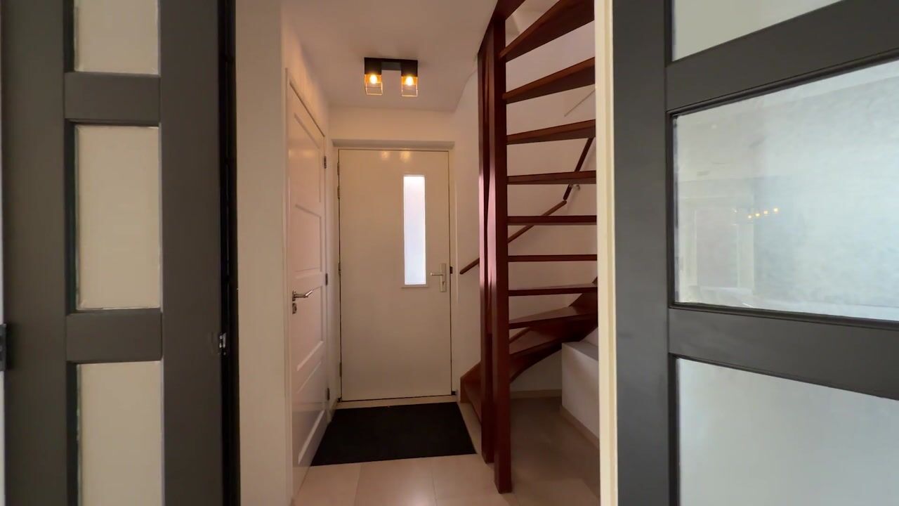 Video van Hollandsspoor 8