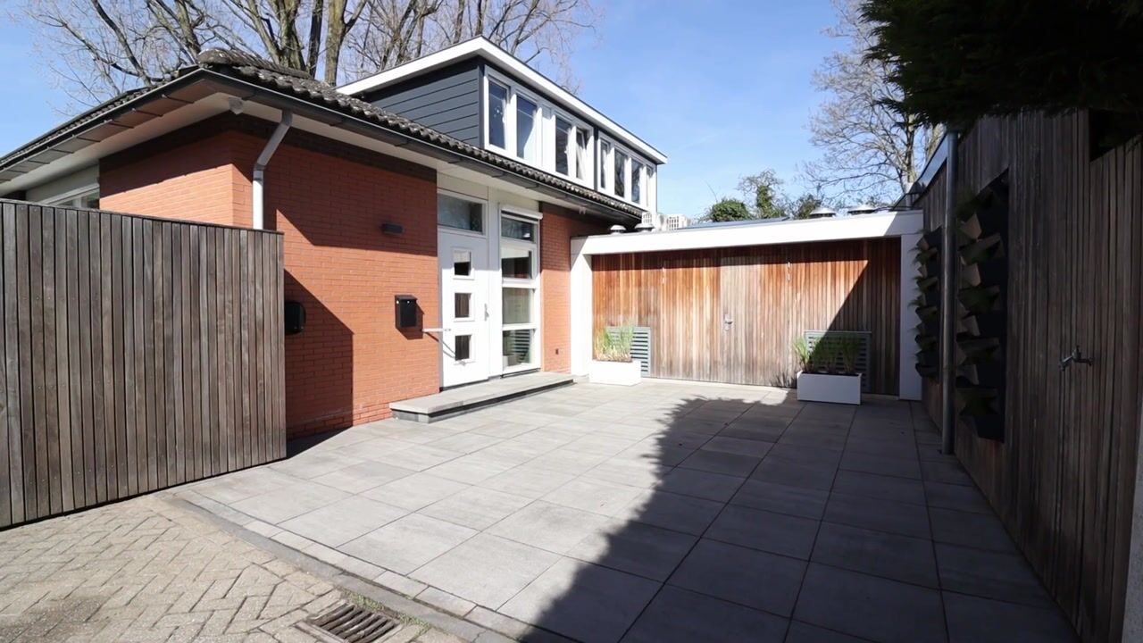 Video van Mezenhof 14