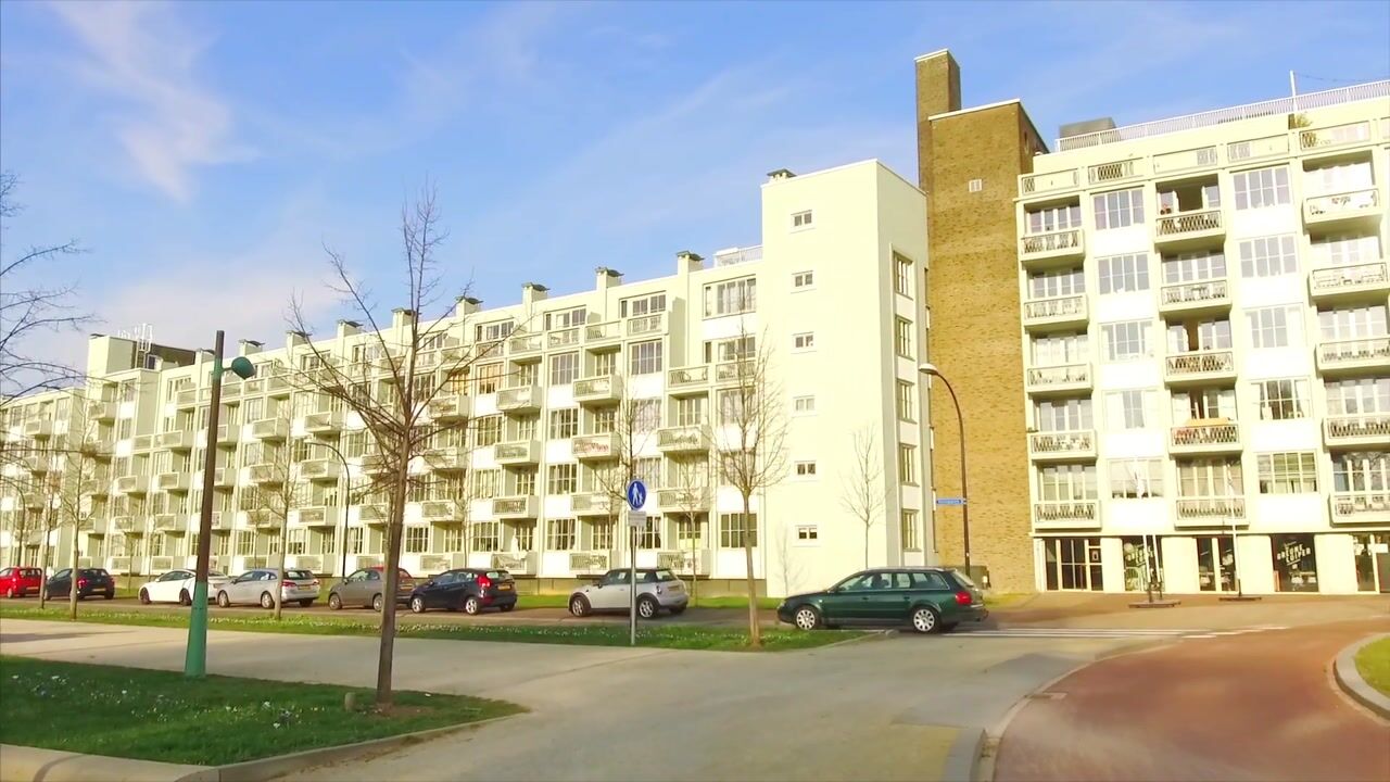 View video of Koningsplein flat 117-E