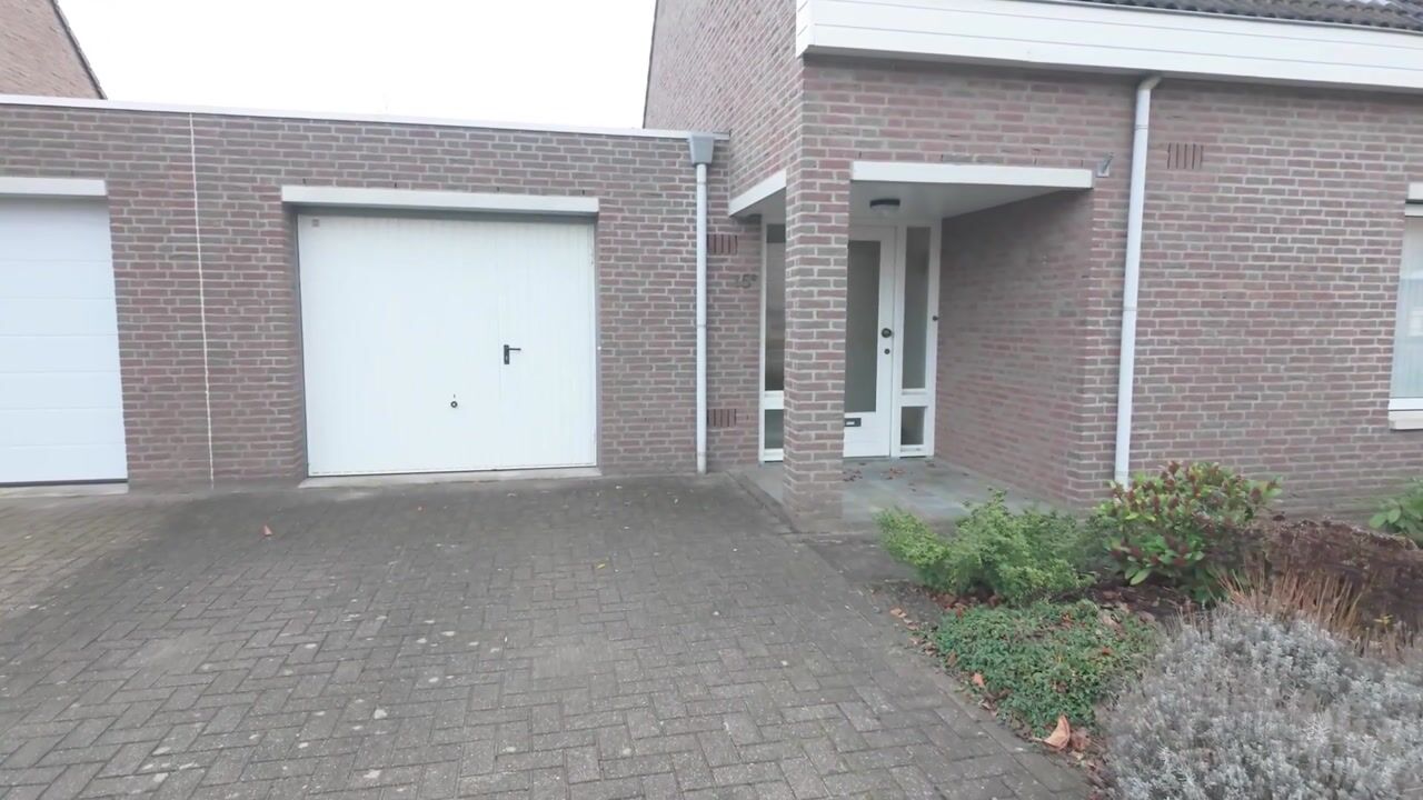 Video van Mgr Schravenlaan 15-A