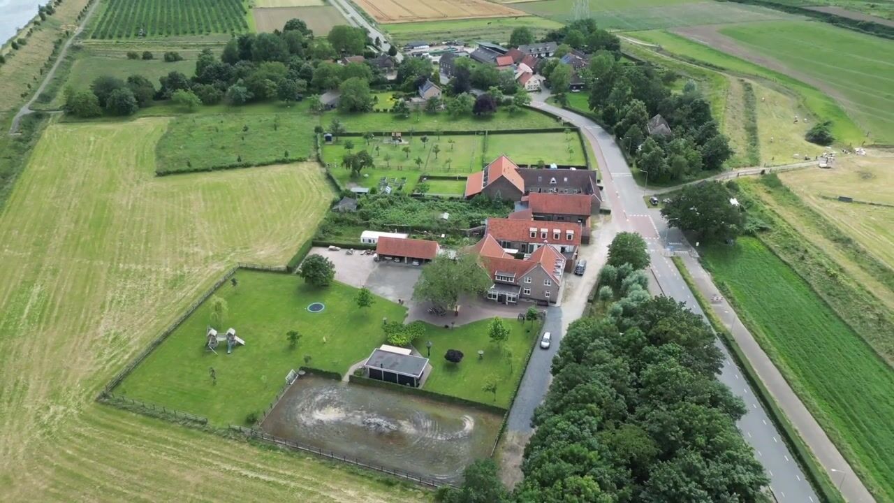 Bekijk video van Aasterbergerweg 71