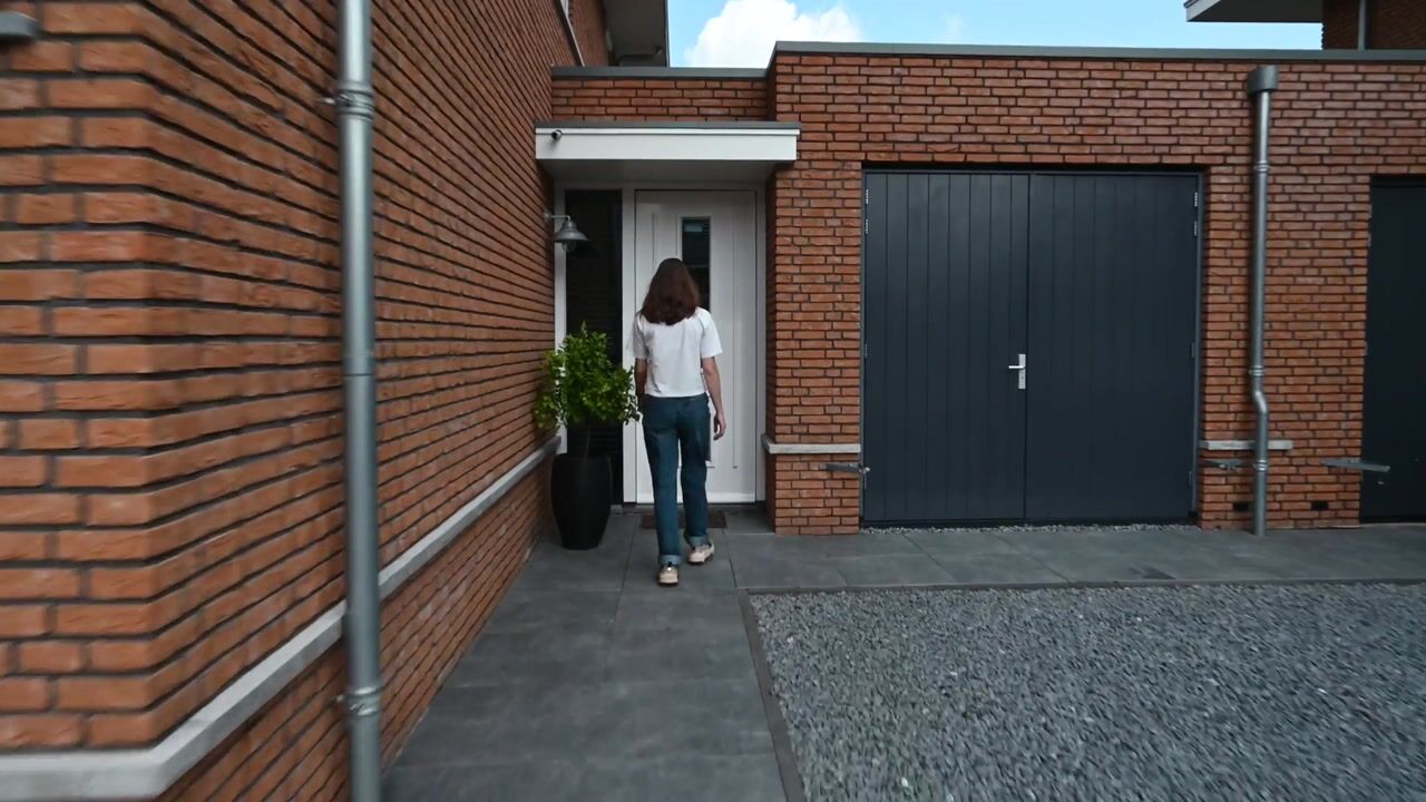 Bekijk video van Bloemenhof 12