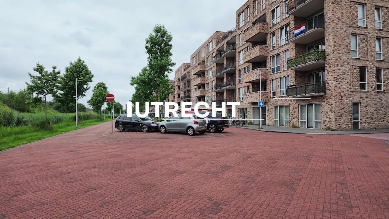 Video van Louis Armstronglaan 704