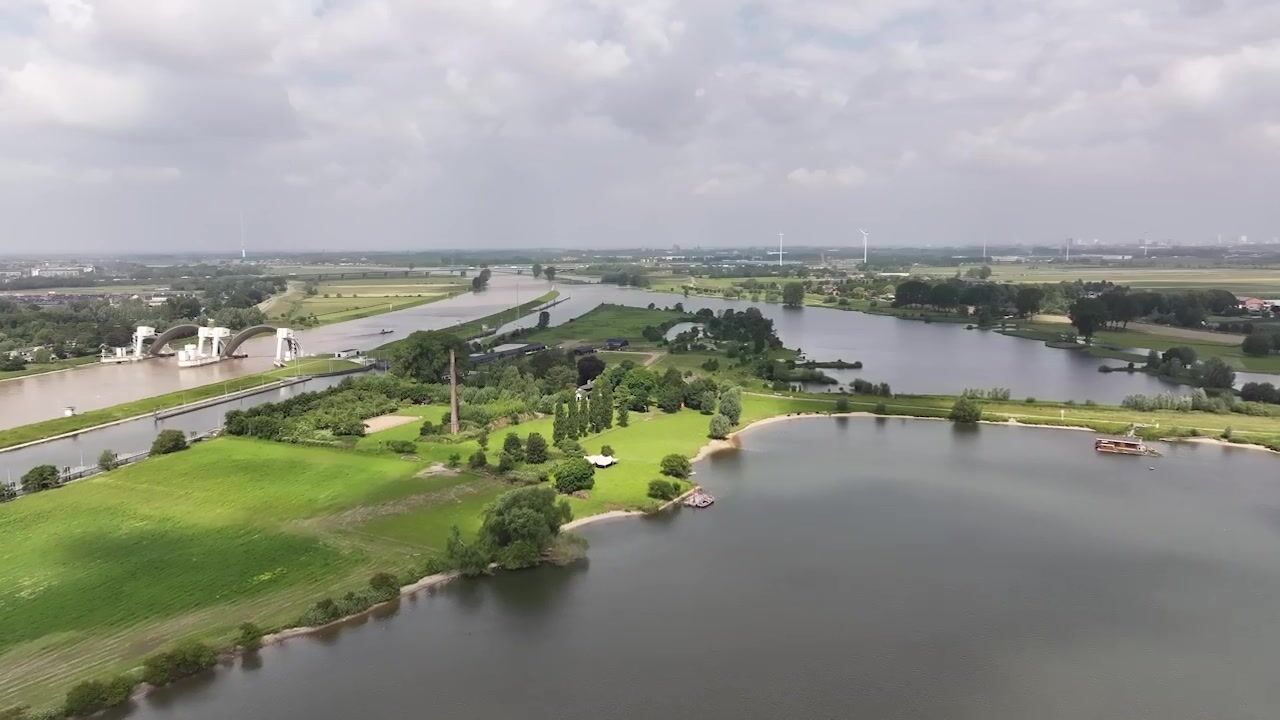 Bekijk video van Ossenwaard 11