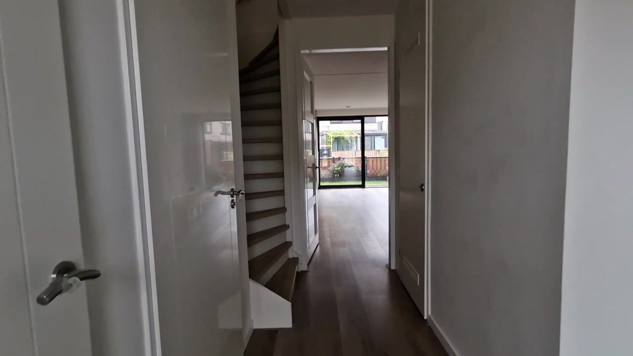 Video of Ellen Warmondhof 15