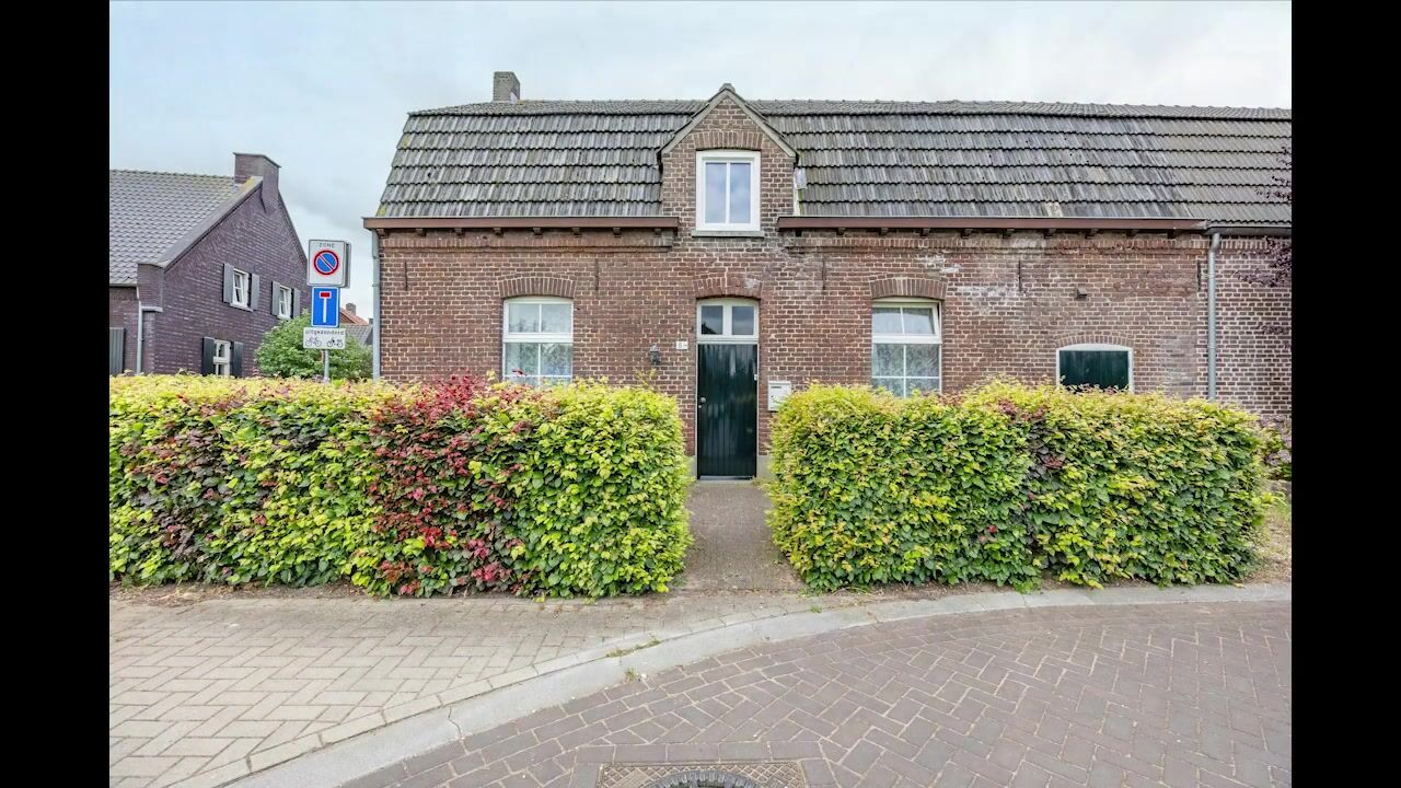 Video van Mgr Martensstraat 8-A