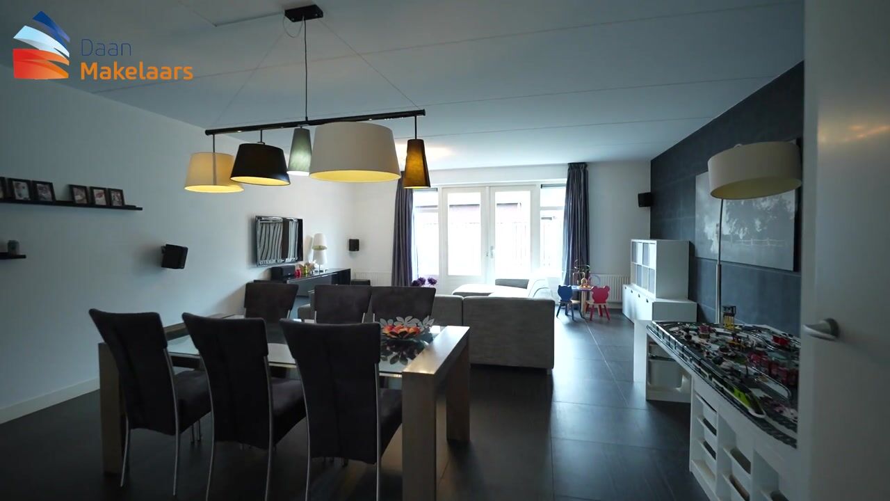 Video van Paardebloem 15