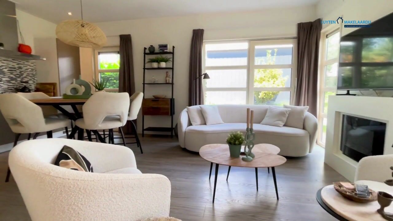 Video van Randmeerweg 8-214