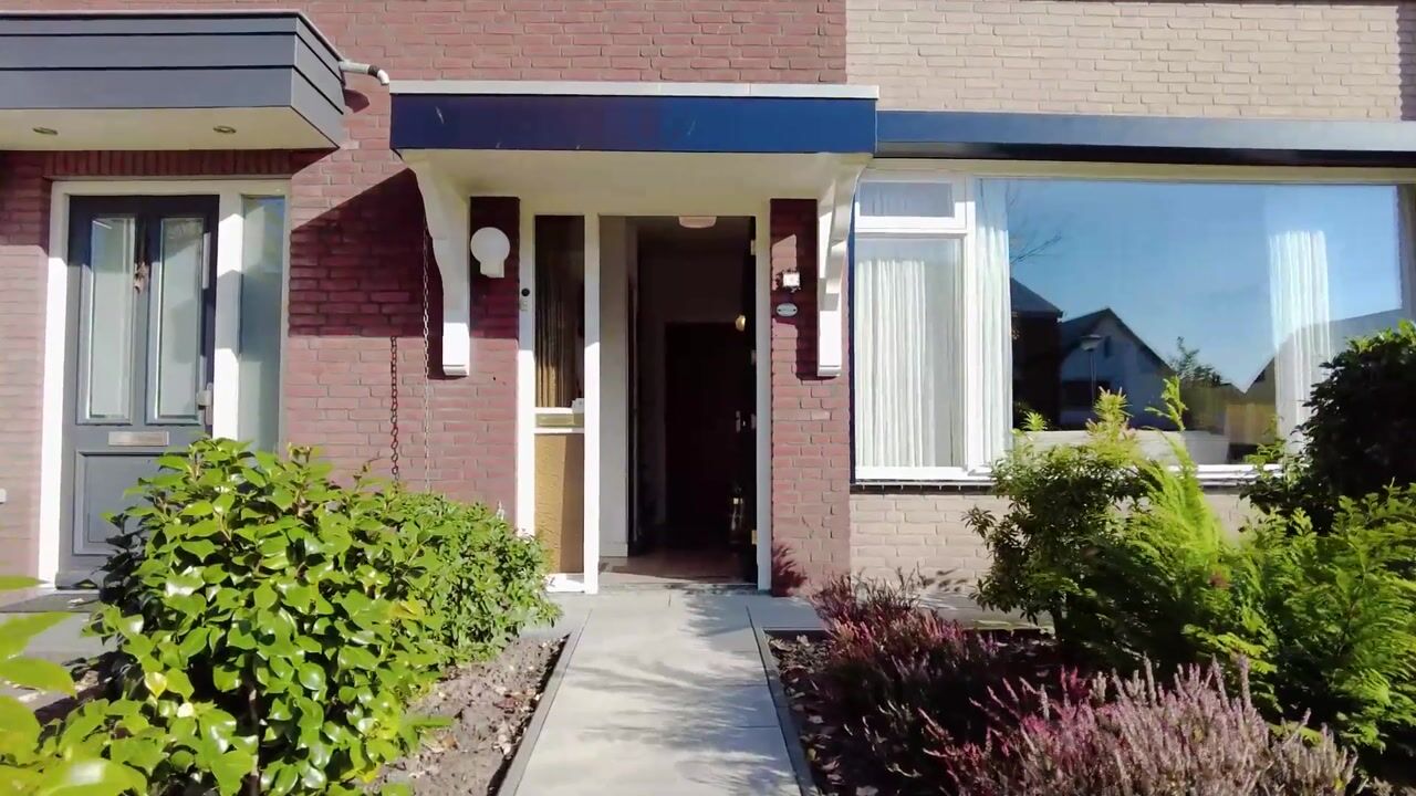 Bekijk video van Dolfijnlaan 102