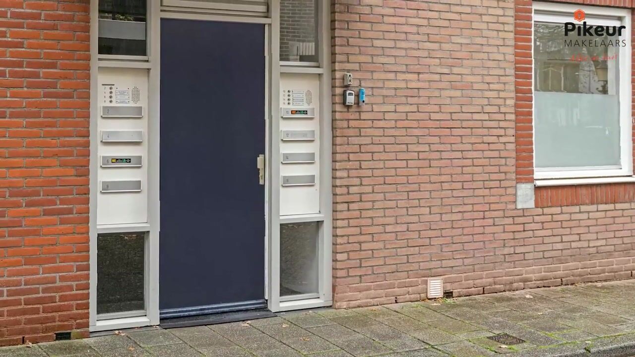 Bekijk video van Schoolstraat 6