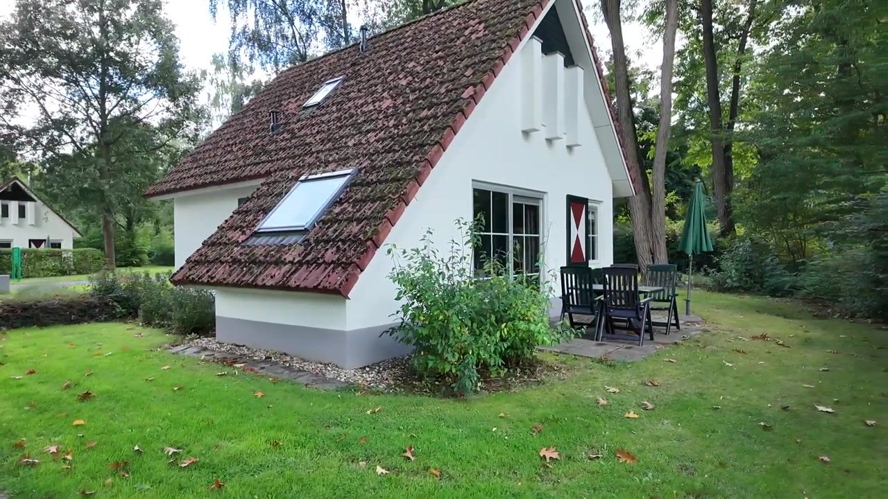 Video of Zwembadweg 1-058