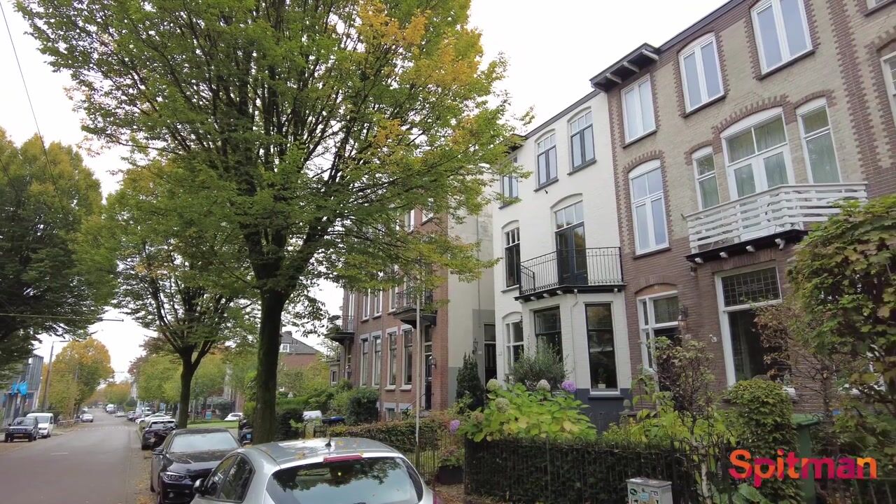 Bekijk video van Van Lawick van Pabststraat 127-2