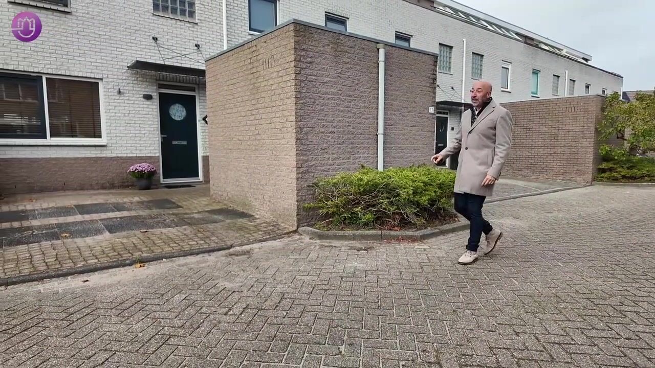 Bekijk video van Rosa Spierstraat 15