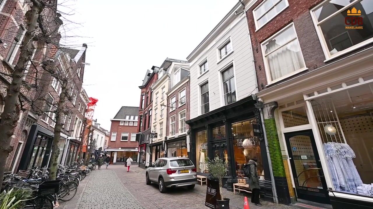 Video van Warmoesstraat 24-B