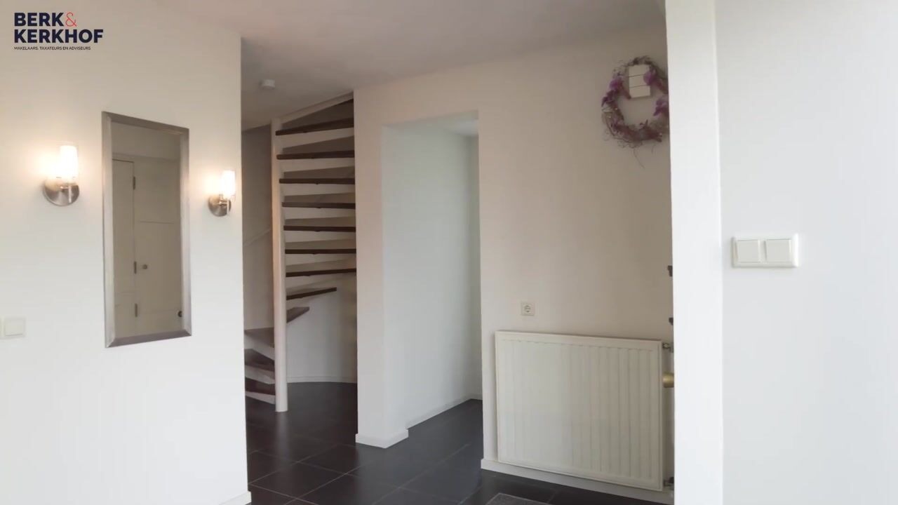 Video of Julianasingel 39