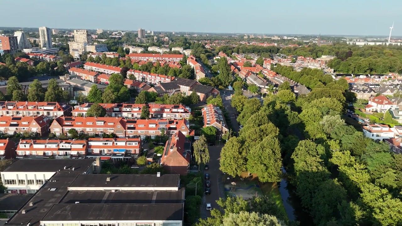 Bekijk video van Laan van Nieuw Oosteinde 17