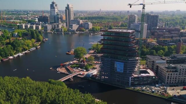 Bekijk video van Elements