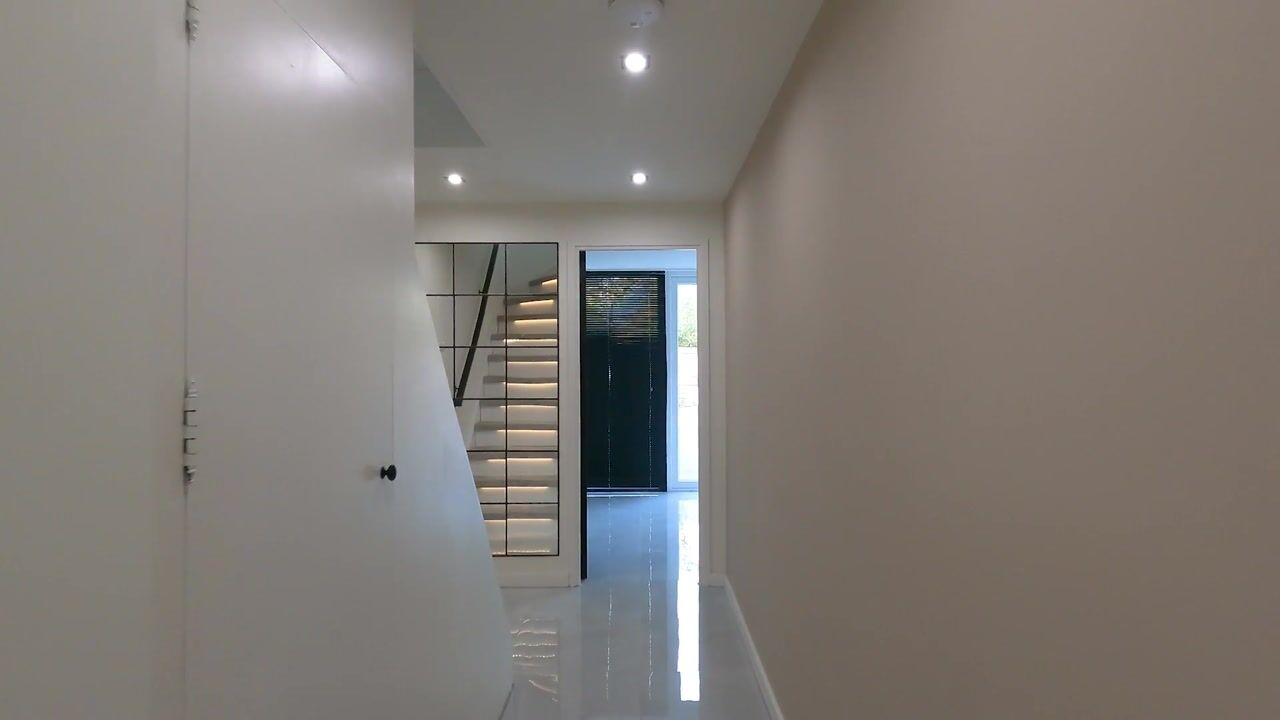 Video of Fivelingo 42