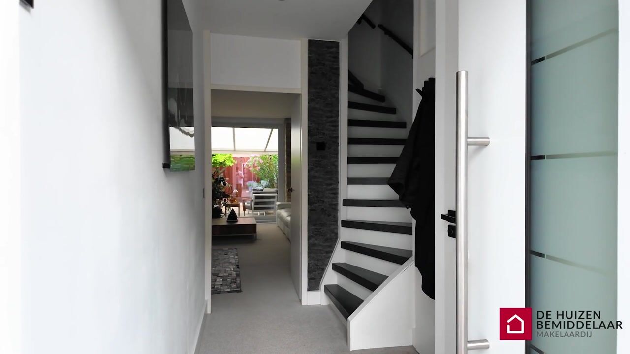 Video van Jean-Paul Sartre-erf 27