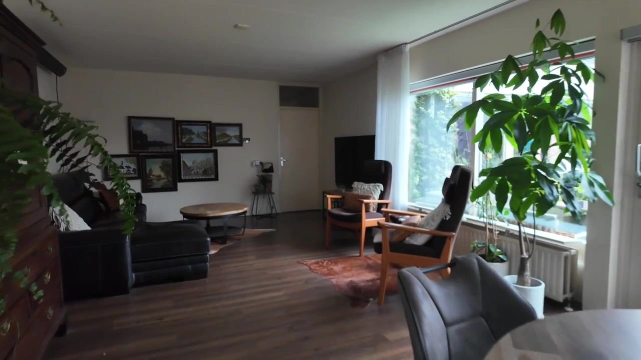 Video van E.F. van den Banweg 61