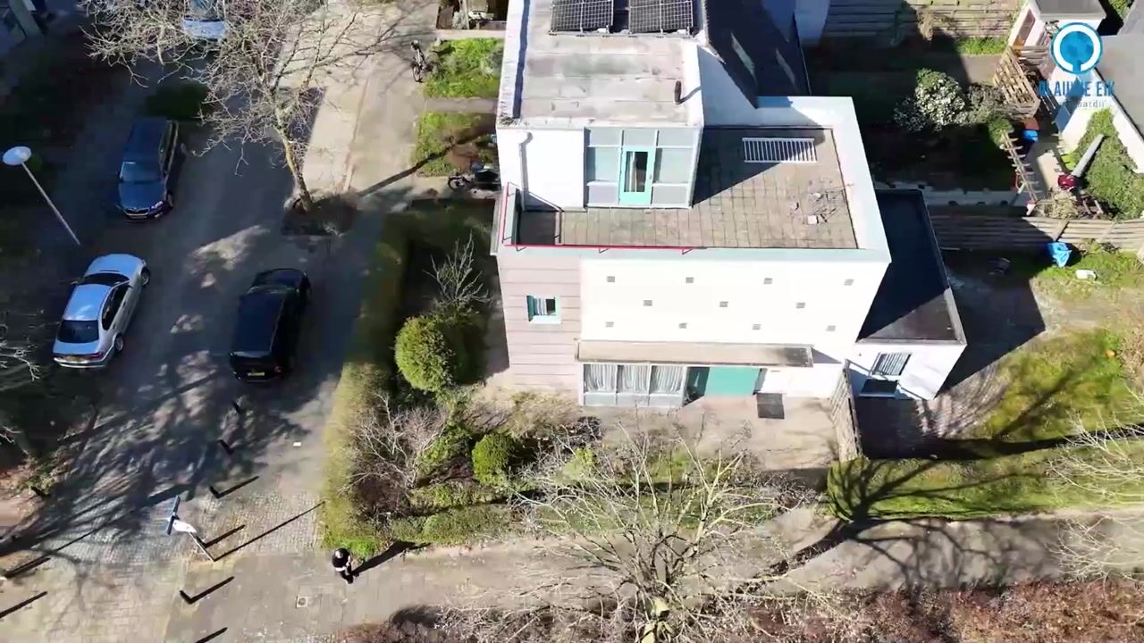 Video van Aartsbisschop Romerostraat 582