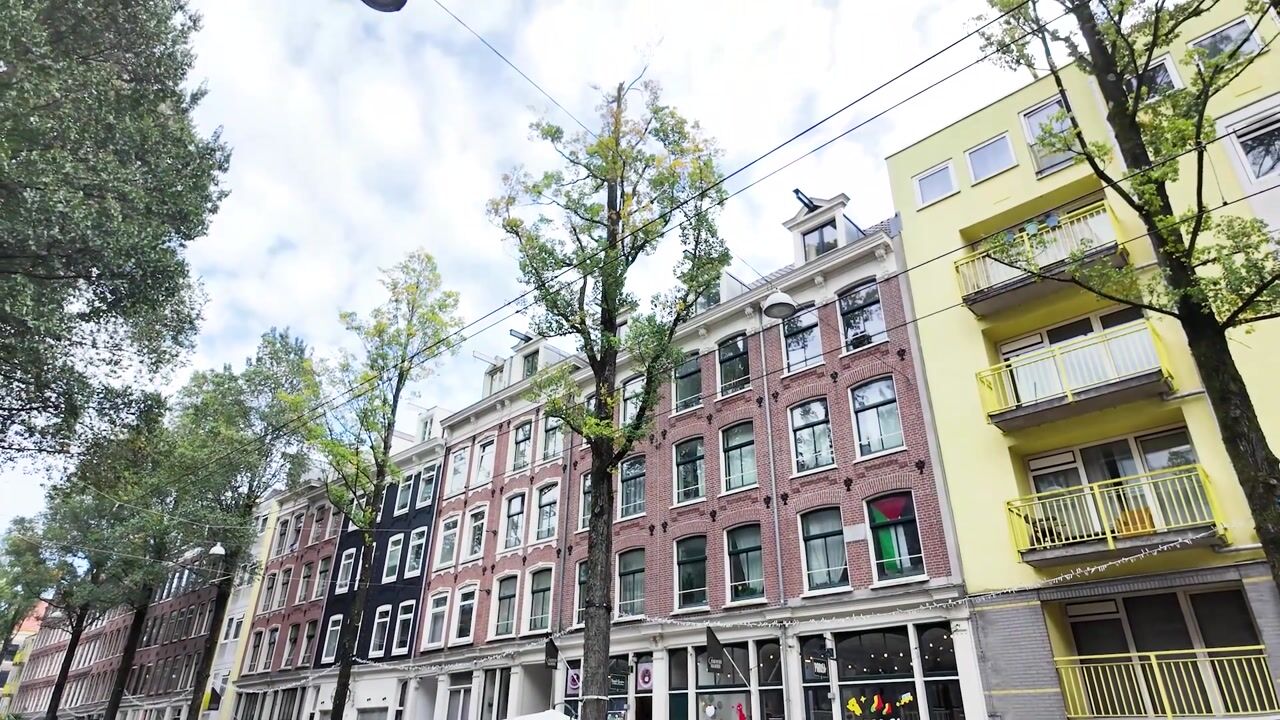 Bekijk video van Czaar Peterstraat 72-E