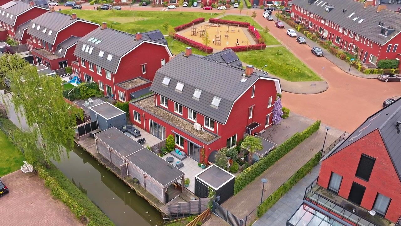 Video van Louis Aragonplein 48