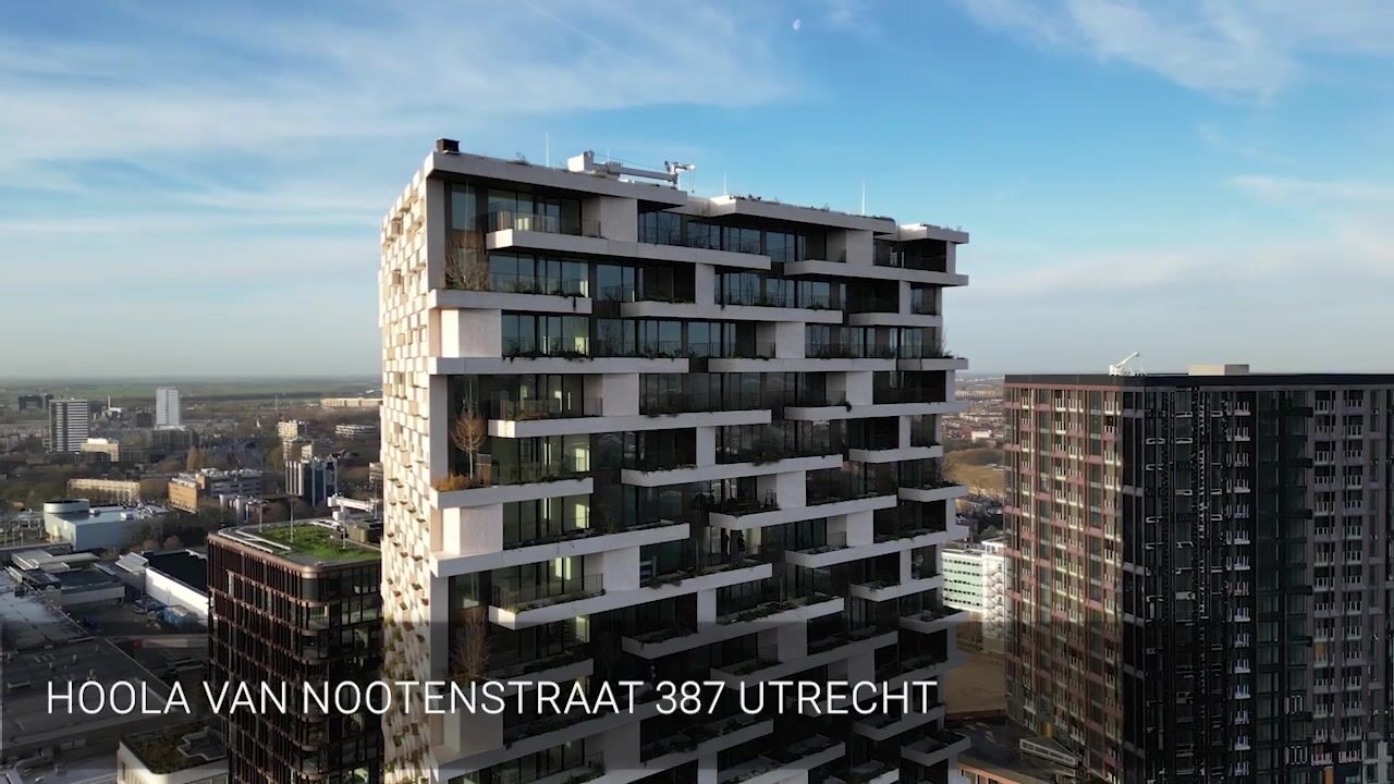 Bekijk video van Hoola van Nootenstraat 387