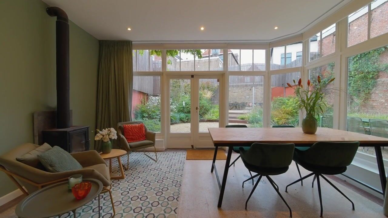 Video van Tweebaksmarkt 36