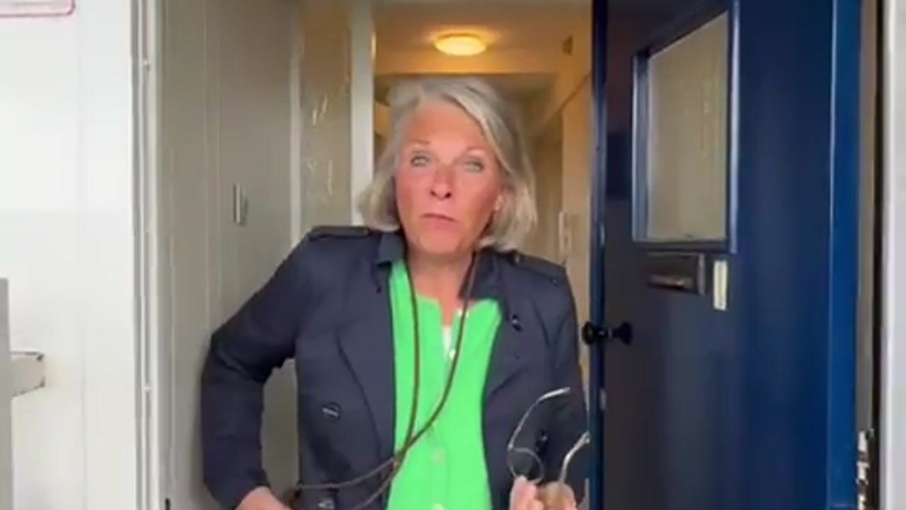 Video van Burgemeester Van Haarenlaan 1352