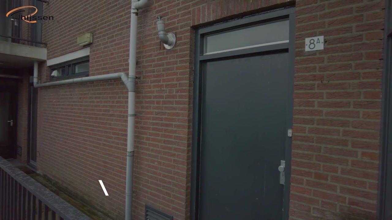 Bekijk video van Zuiddijk 8-A