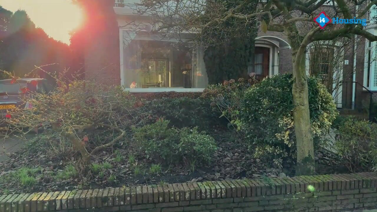 Video van Van Boetzelaerlaan 1