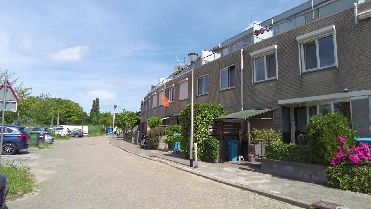 Video van Reina Prinsen Geerligssingel 11