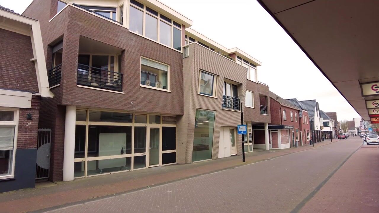 Bekijk video van Bouwstraat 11