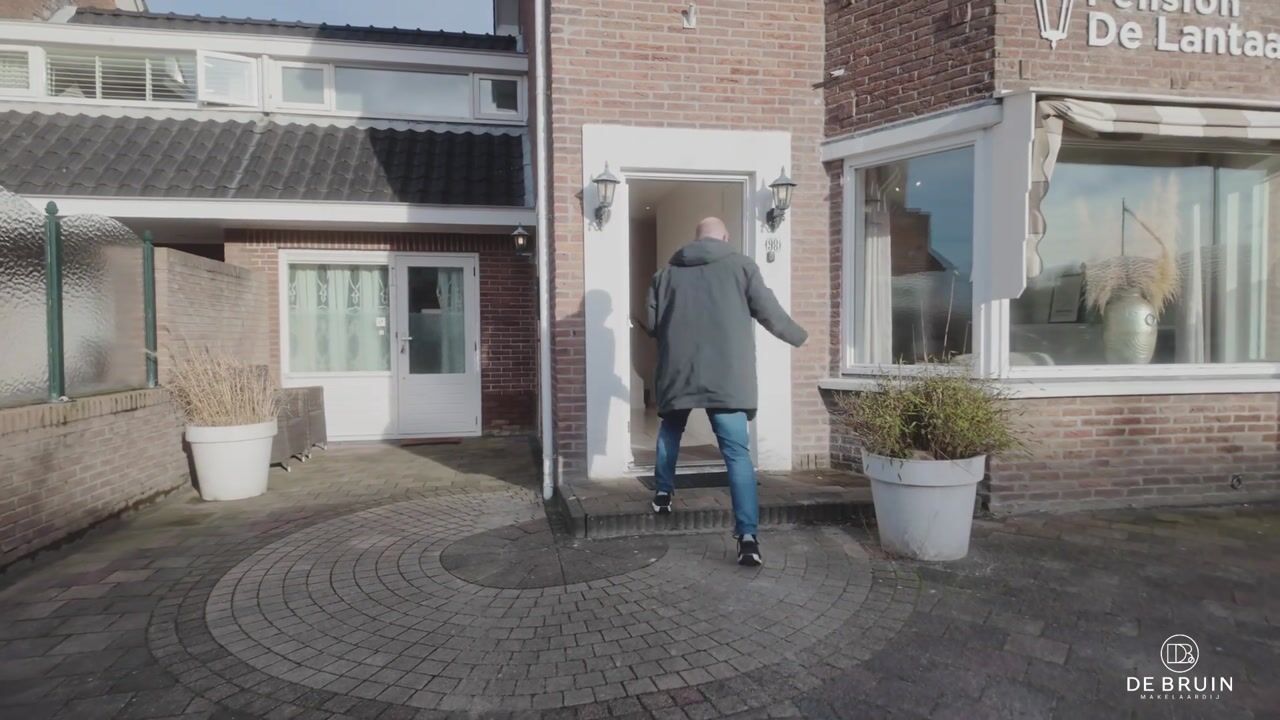 Bekijk video van Quarles van Uffordstraat 98