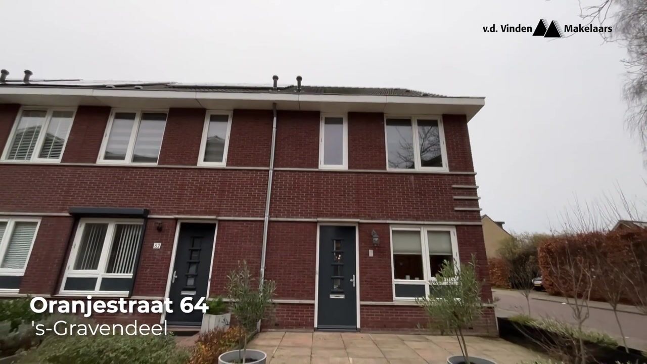 Bekijk video van Oranjestraat 64