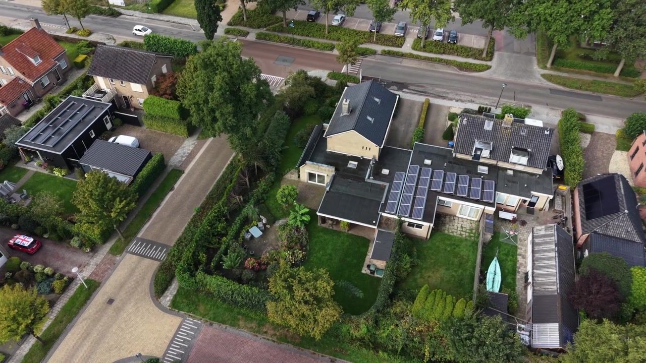 Video van Meester van Ekstraat 1