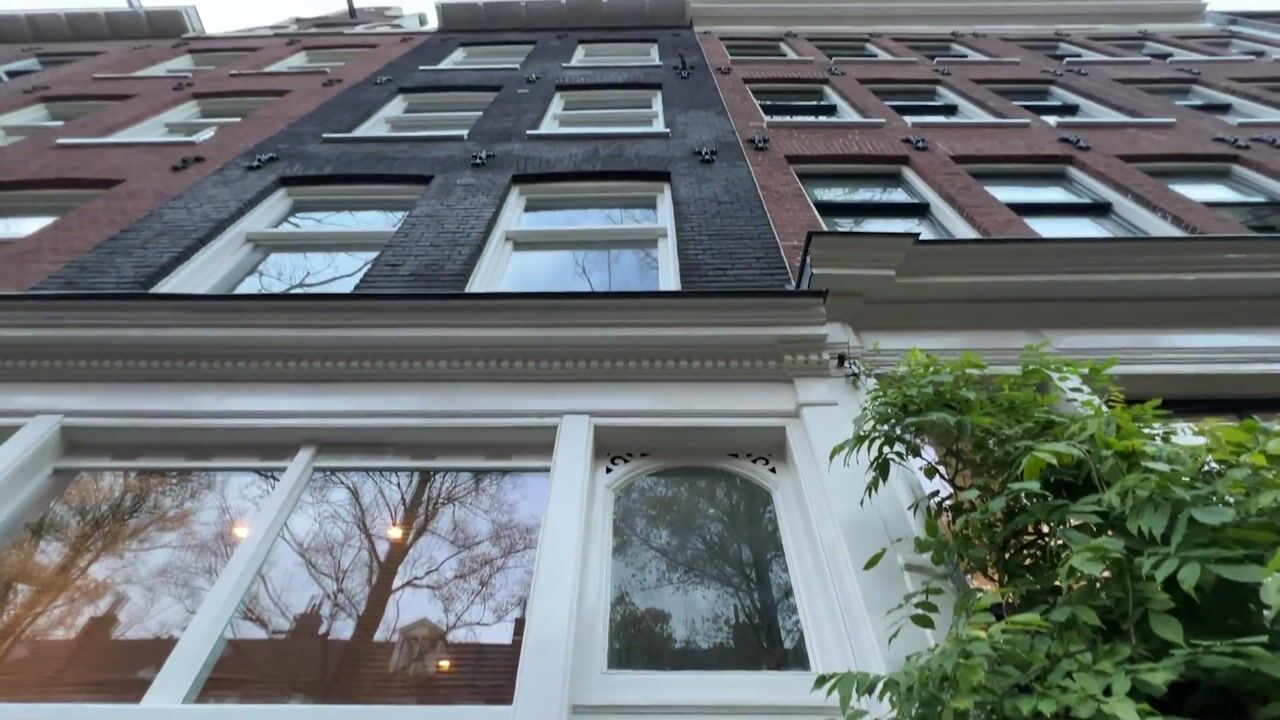 Bekijk video van Czaar Peterstraat 149-1