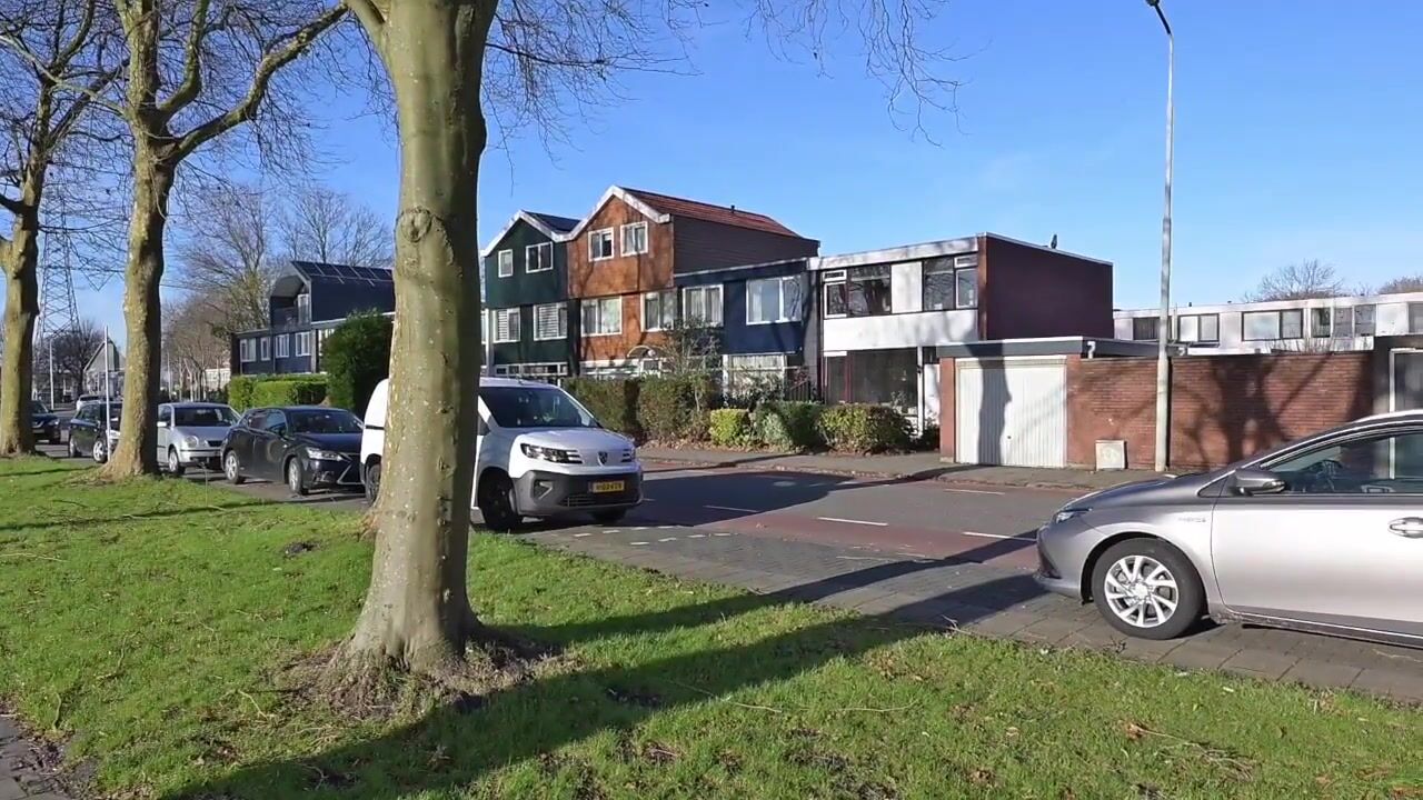 Bekijk video van Veldbloemenweg 35