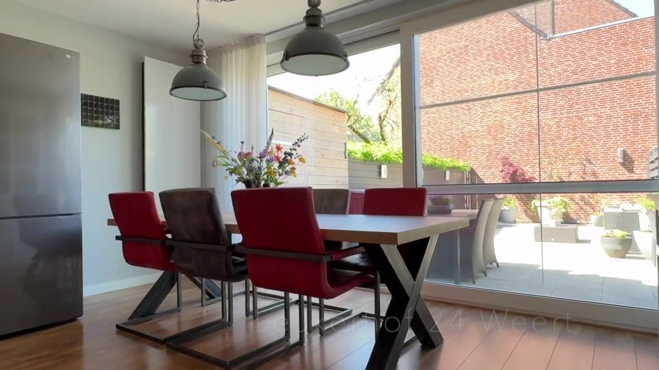 Video van Leukerhof 24