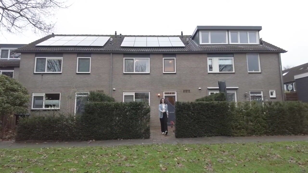 Bekijk video van Jasmijnstraat 328