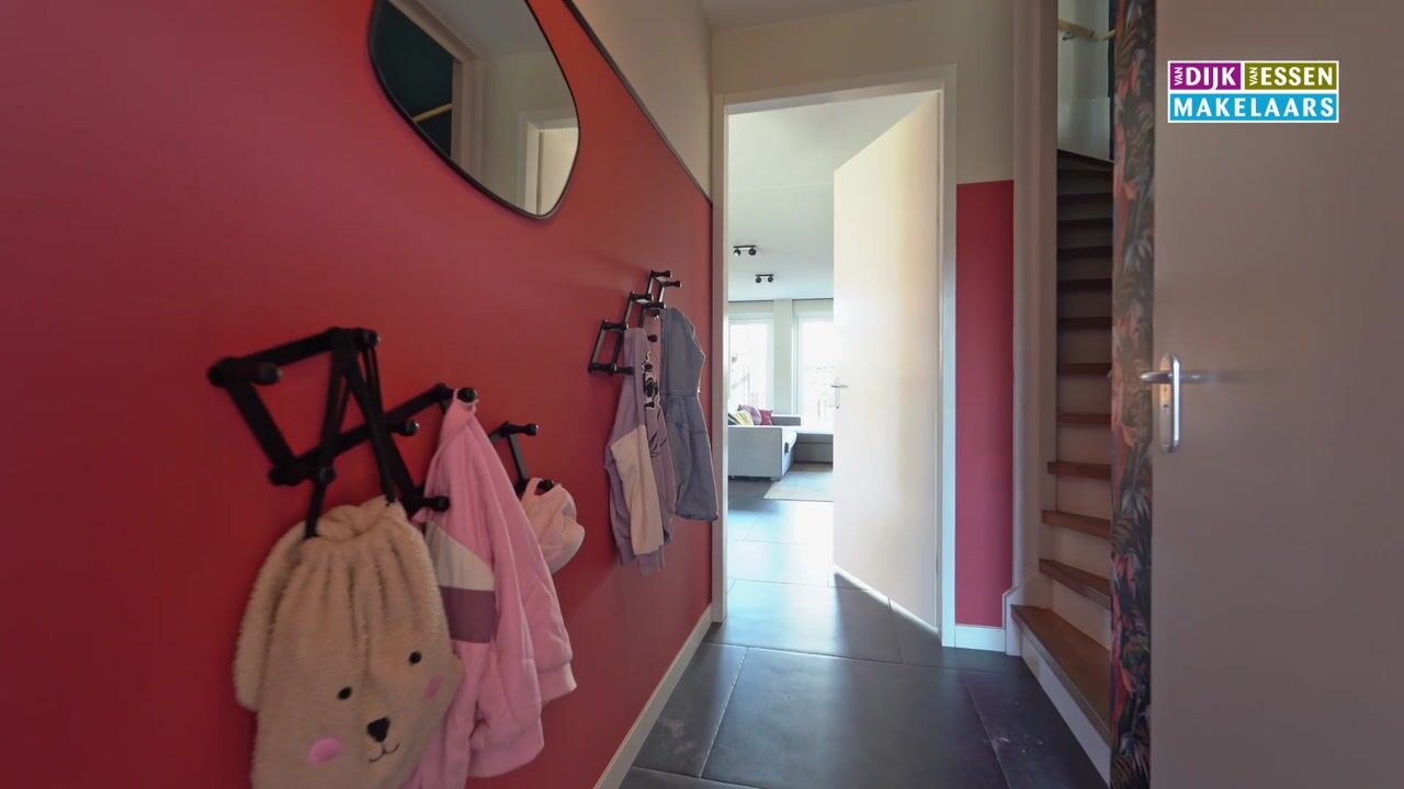 Video van Van Barnevelderf 27