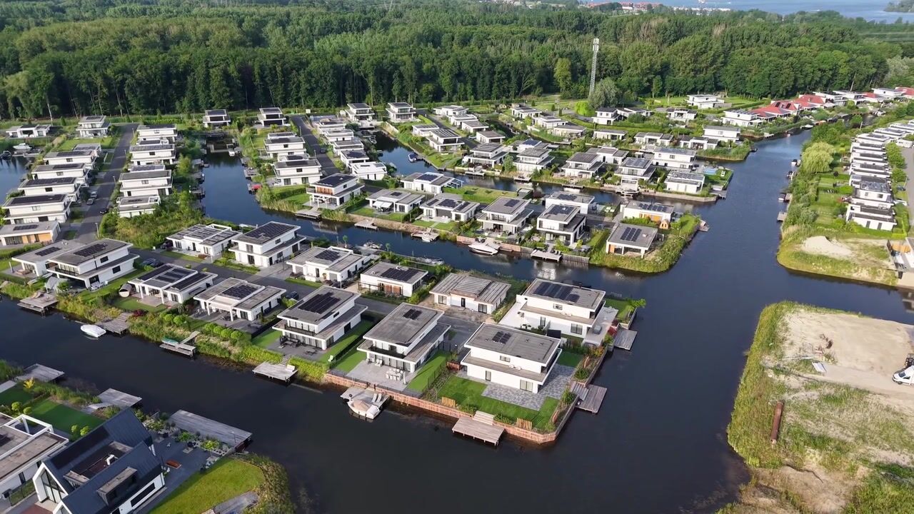 Video van Pluvierenweg 7-10