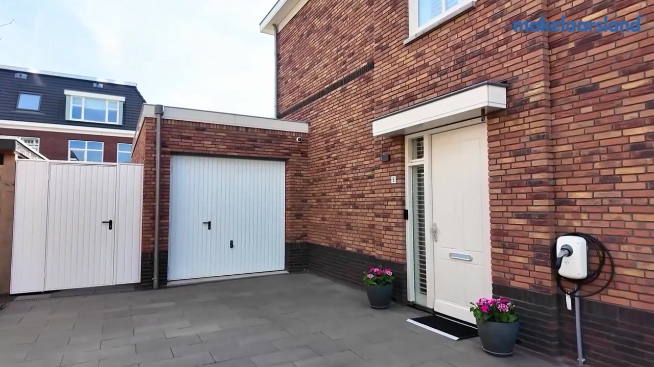 Video of George Seferislaan 9