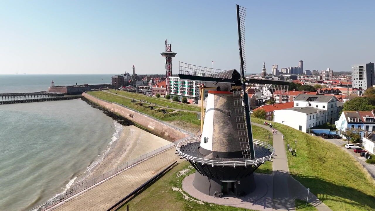 View video of Oranjedijk 8